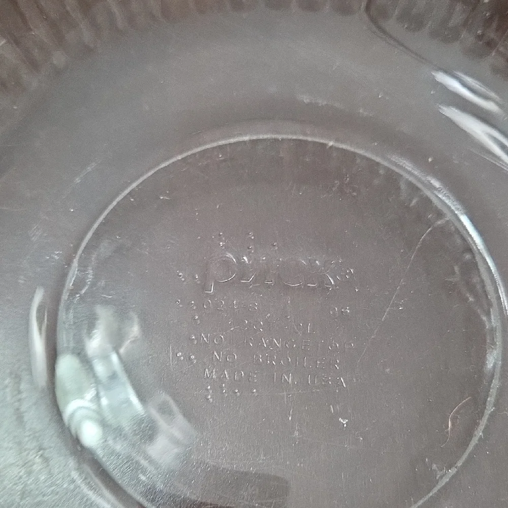 Vintage Glass Baking Dish with Lid - Picture 3 of 5